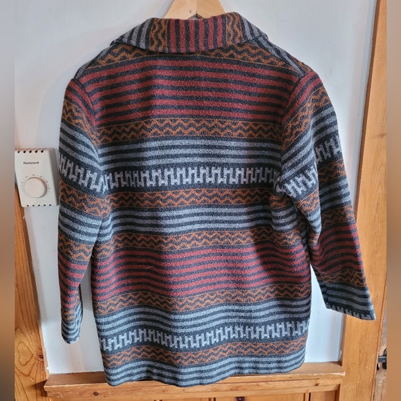 🧥💘HALLMARK CHANNEL - Razzle Dazzle Size M Aztec Wool Jacket💘🧥 - Picture 5 of 8